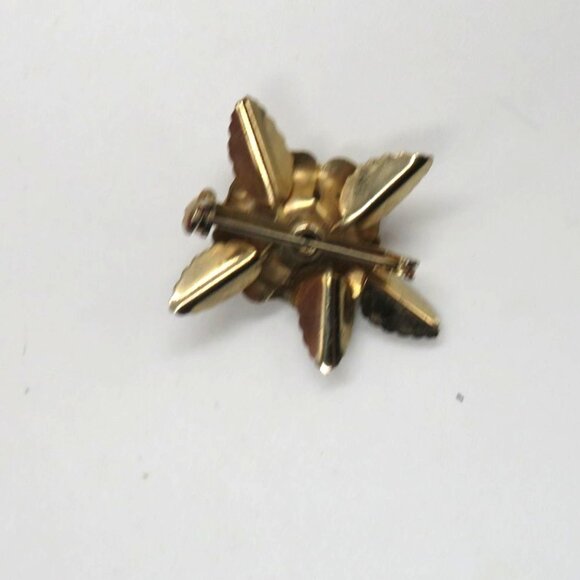 Vintage Rose Brooch Gold Tone Floral Brooch Leaf Accents Safety Clasp - Picture 3 of 7